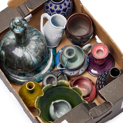 Lot 85 - A GROUP OF ART AND STUDIO POTTERY