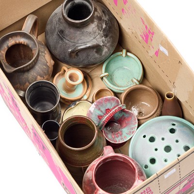Lot 86 - A GROUP OF ART AND STUDIO POTTERY