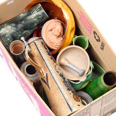 Lot 67 - A GROUP OF ART AND STUDIO POTTERY