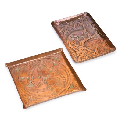 Lot 235 - AN ARTS AND CRAFTS COPPER DISH