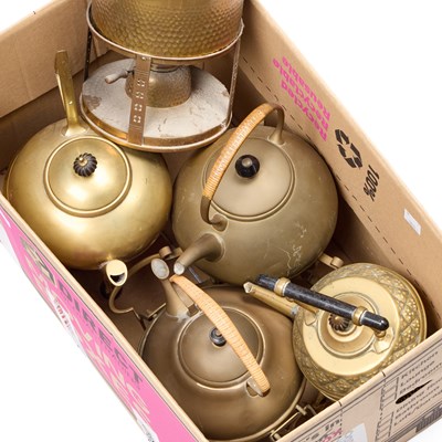 Lot 224 - A GROUP OF EARLY 20TH CENTURY COPPER AND BRASS SPIRIT KETTLES