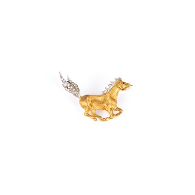 Lot 541 - AN 18 CARAT GOLD DIAMOND GALLOPING HORSE BROOCH