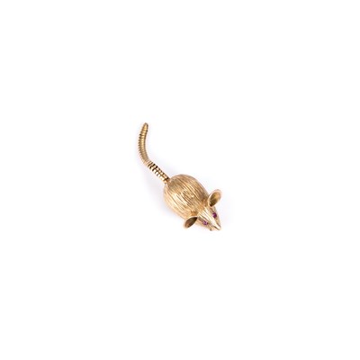 Lot 544 - A 9 CARAT GOLD NOVELTY MOUSE BROOCH