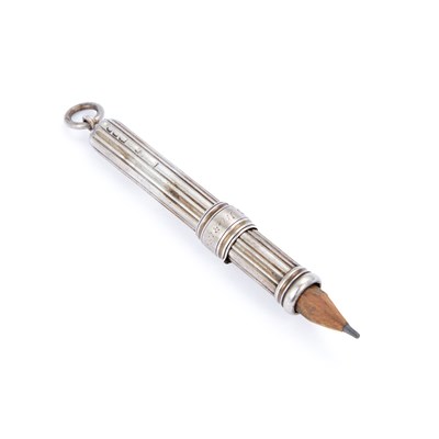 Lot 474 - AN EDWARDIAN SILVER PENCIL