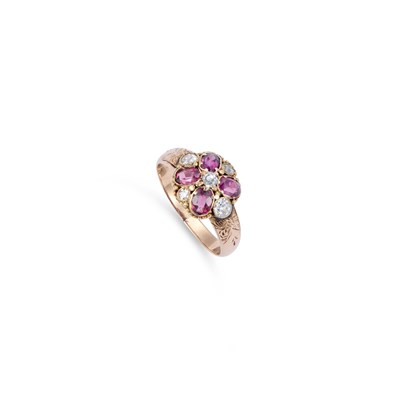 Lot 494 - A VICTORIAN GARNET AND DIAMOND CLUSTER RING