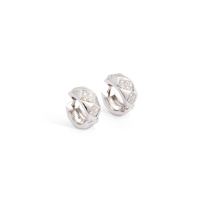 Lot 451 - A PAIR OF DIAMOND HOOP EARRINGS