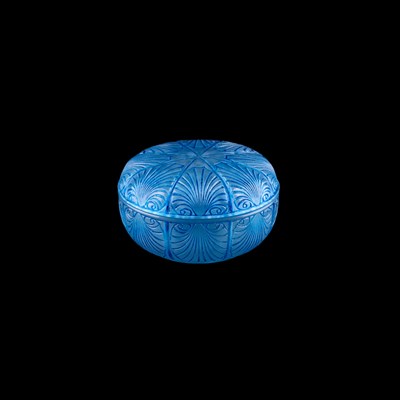 Lot 15 - RENÉ LALIQUE (FRENCH, 1860-1945), A 'COQUILLES' BOX AND COVER, DESIGNED 1920