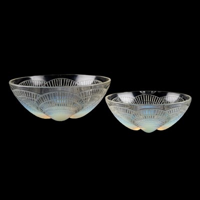 Lot 18 - RENÉ LALIQUE (FRENCH, 1860-1945), TWO 'COQUILLES' BOWLS, DESIGNED 1924