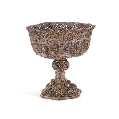 Lot 177 - AN INDIAN PIERCED SILVER PEDESTAL BOWL