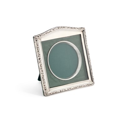 Lot 337 - A GEORGE V SILVER-MOUNTED PHOTOGRAPH FRAME