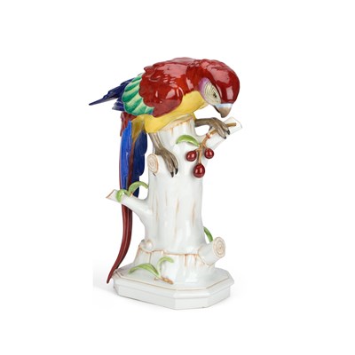 Lot 56 - A LARGE SCHWARZBURGER WERKSTÄTTEN MODEL OF A PARROT