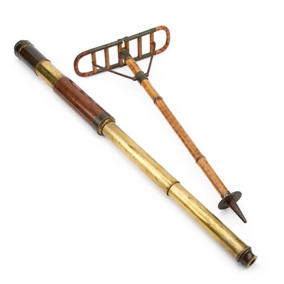 Lot 492 - A BRASS AND LEATHER THREE-DRAW 'DAY OR NIGHT' TELESCOPE