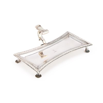 Lot 414 - AN EARLY GEORGE III SILVER SNUFFERS TRAY