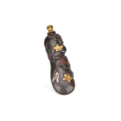 Lot 129 - A JAPANESE MIXED-METAL SCENT BOTTLE