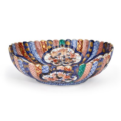 Lot 102 - A JAPANESE IMARI PORCELAIN BOWL