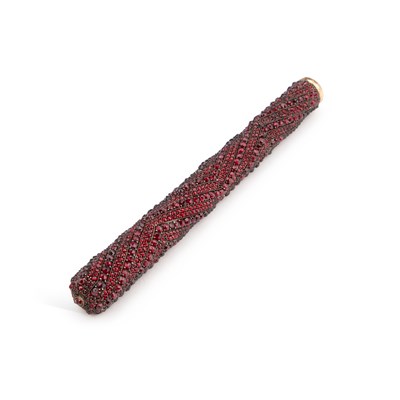 Lot 559 - A FINE GARNET-SET PARASOL HANDLE