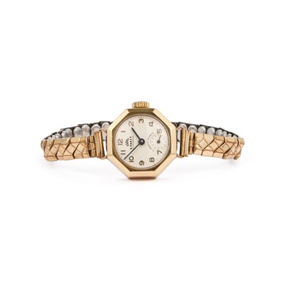 Lot 316 - A LADY'S 9CT GOLD LIMIT WATCH