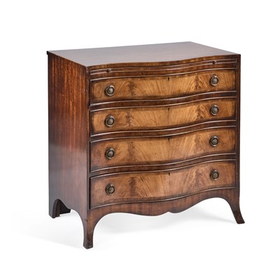 Lot 712 - A GEORGE III STYLE MAHOGANY SERPENTINE CHEST OF DRAWERS