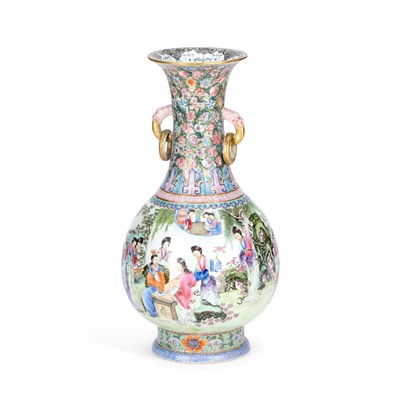Lot 65 - A CHINESE FAMILLE ROSE PORCELAIN VASE