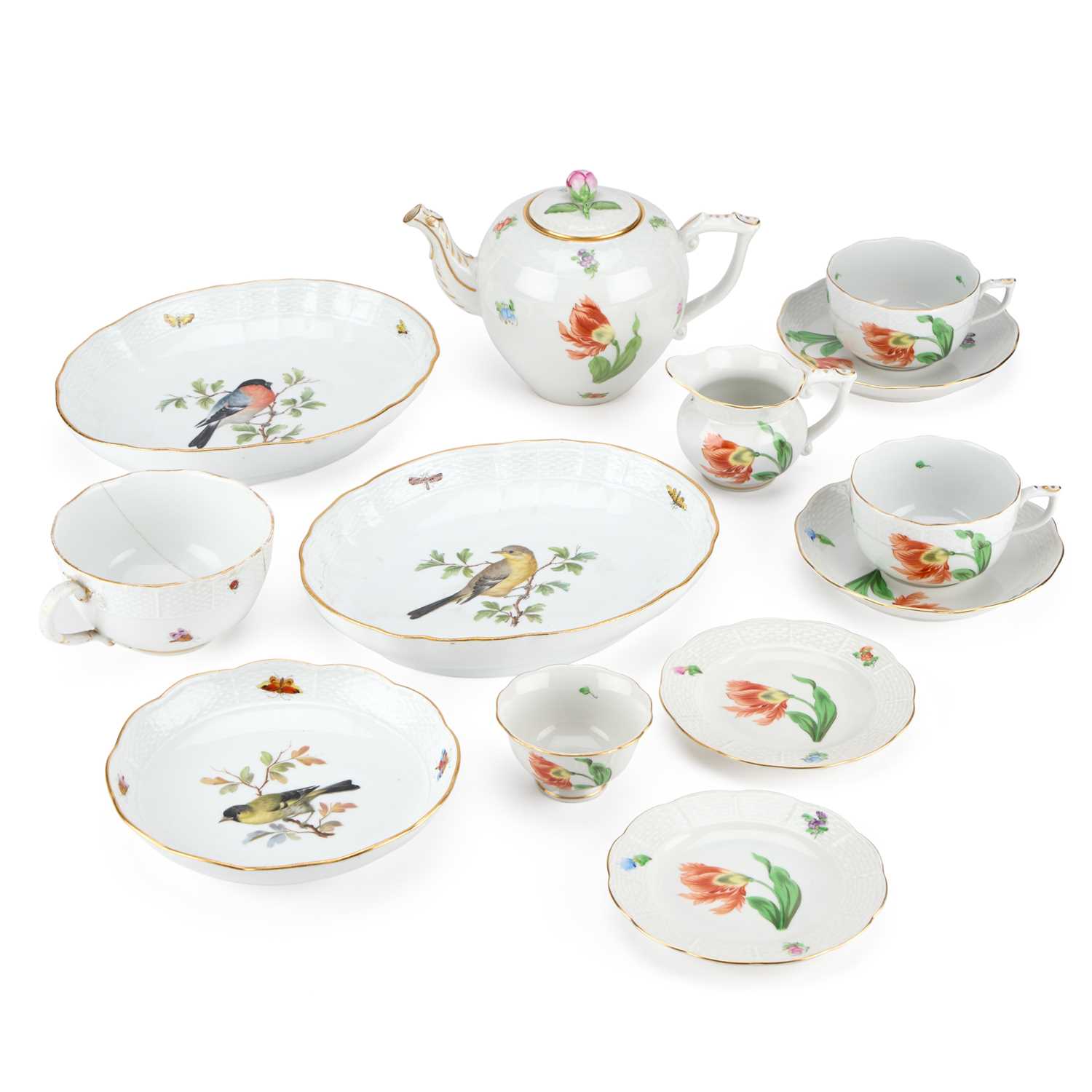 Lot 25 - A GROUP OF CONTINENTAL PORCELAIN
