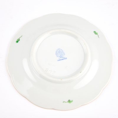 Lot 25 - A GROUP OF CONTINENTAL PORCELAIN