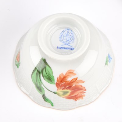 Lot 25 - A GROUP OF CONTINENTAL PORCELAIN