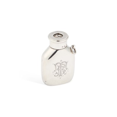 Lot 121 - A LATE VICTORIAN SILVER VESTA CASE
