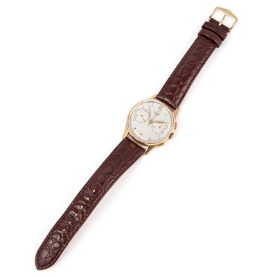 Lot 347 - A GENTS 18CT GOLD HEUER CHRONOGRAPH STRAP WATCH