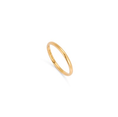 Lot 533 - A 22 CARAT GOLD WEDDING BAND RING