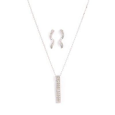 Lot 414 - A 9 CARAT WHITE GOLD DIAMOND PENDANT ON CHAIN AND PAIR OF DIAMOND SCROLL EARRINGS