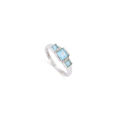 Lot 535 - A 9 CARAT WHITE GOLD BLUE TOPAZ AND DIAMOND RING