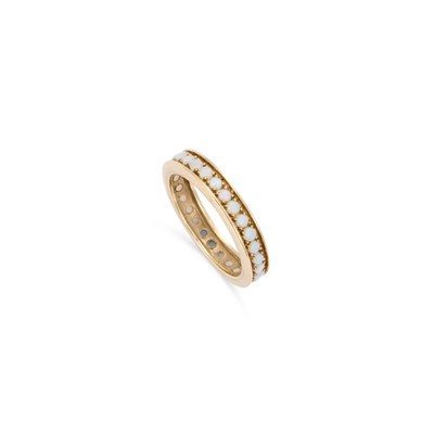 Lot 500 - A 9 CARAT GOLD OPAL ETERNITY RING