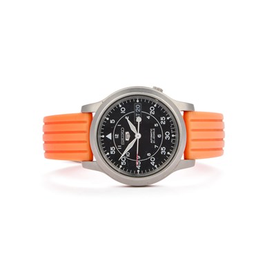 Lot 344 - A GENTS STEEL SEIKO STRAP WATCH