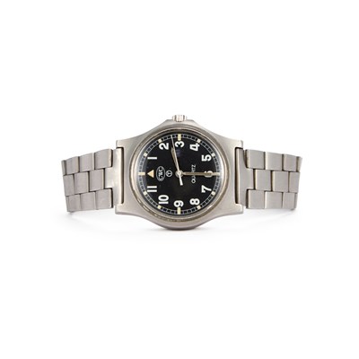 Lot 324 - A GENTS STEEL CWC BRACELET WATCH