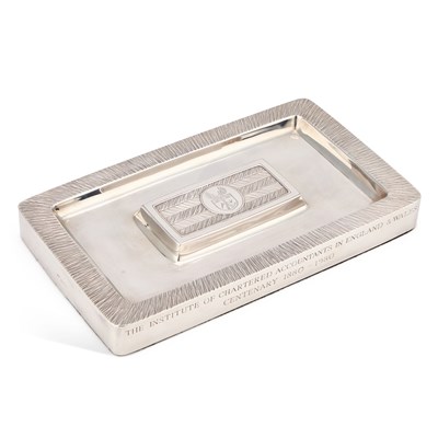 Lot 264 - AN ELIZABETH II SILVER PEN TRAY