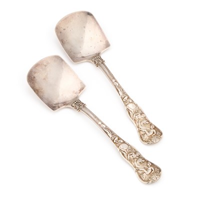 Lot 252 - A PAIR OF EARLY VICTORIAN SILVER ICE CREAM SPADES