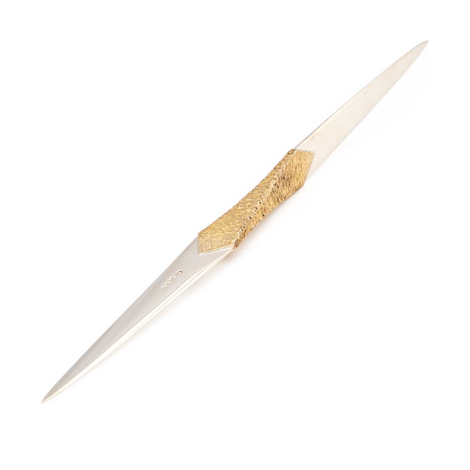 Lot 260 - AN ELIZABETH II PARCEL-GILT SILVER DOUBLE-ENDED LETTER OPENER