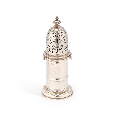 Lot 526 - A WILLIAM III SILVER CASTER