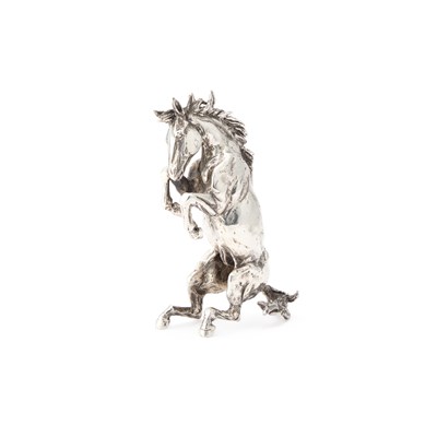 Lot 102 - EMMA MACDERMOTT (IRISH, B.1957), A CAST SILVER MODEL OF A HORSE