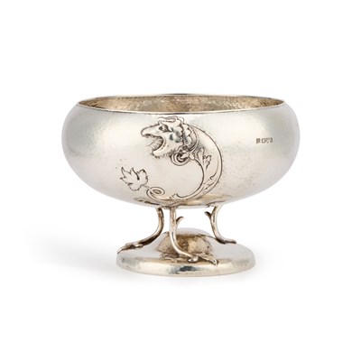 Lot 206 - A LARGE ARTS AND CRAFTS SILVER BOWL