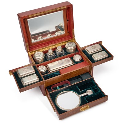 Lot 269 - A FINE 19TH CENTURY GERMAN GENTLEMAN'S TRAVELLING TOILET CASE