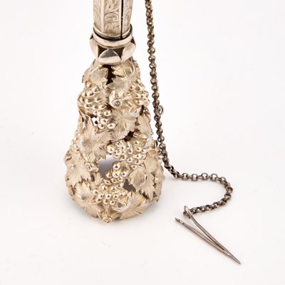 Lot 238 - A 19TH CENTURY CONTINENTAL SILVER POSY HOLDER