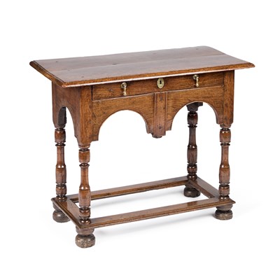 Lot 681 - A QUEEN ANNE OAK SIDE TABLE
