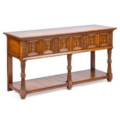 Lot 762 - A PERIOD STYLE OAK DRESSER