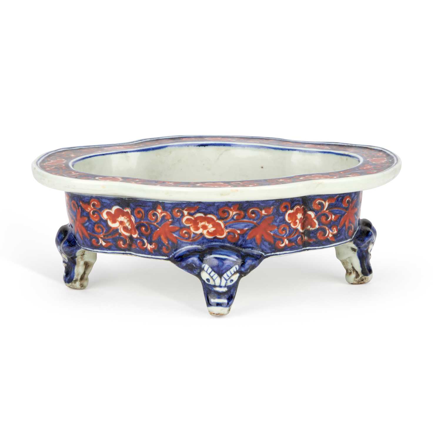 Lot 92 - A CHINESE IRON-RED AND BLUE PORCELAIN JARDINIÈRE