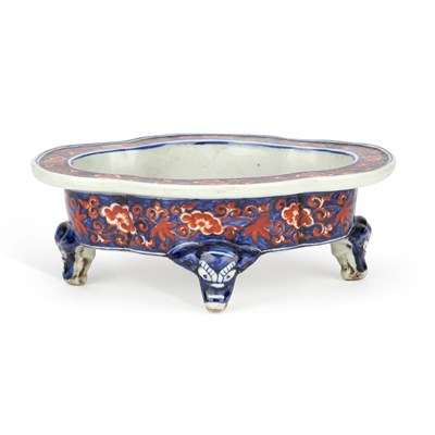 Lot 92 - A CHINESE IRON-RED AND BLUE PORCELAIN JARDINIÈRE