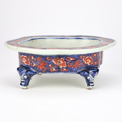 Lot 92 - A CHINESE IRON-RED AND BLUE PORCELAIN JARDINIÈRE