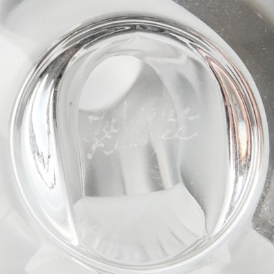 Lot 22 - A LALIQUE 'DOVE' CENDRIER
