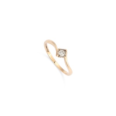 Lot 327 - A 9 CARAT GOLD SOLITAIRE DIAMOND RING