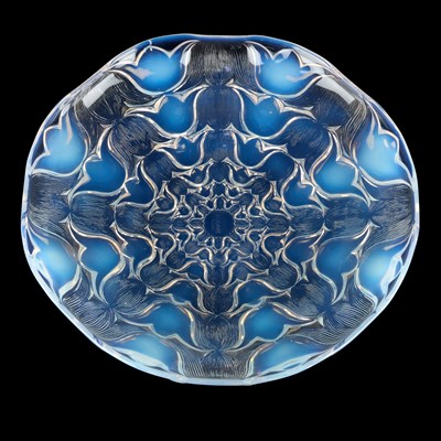 Lot 14 - RENÉ LALIQUE (FRENCH, 1860-1945), A 'CAMPANULES' DISH
